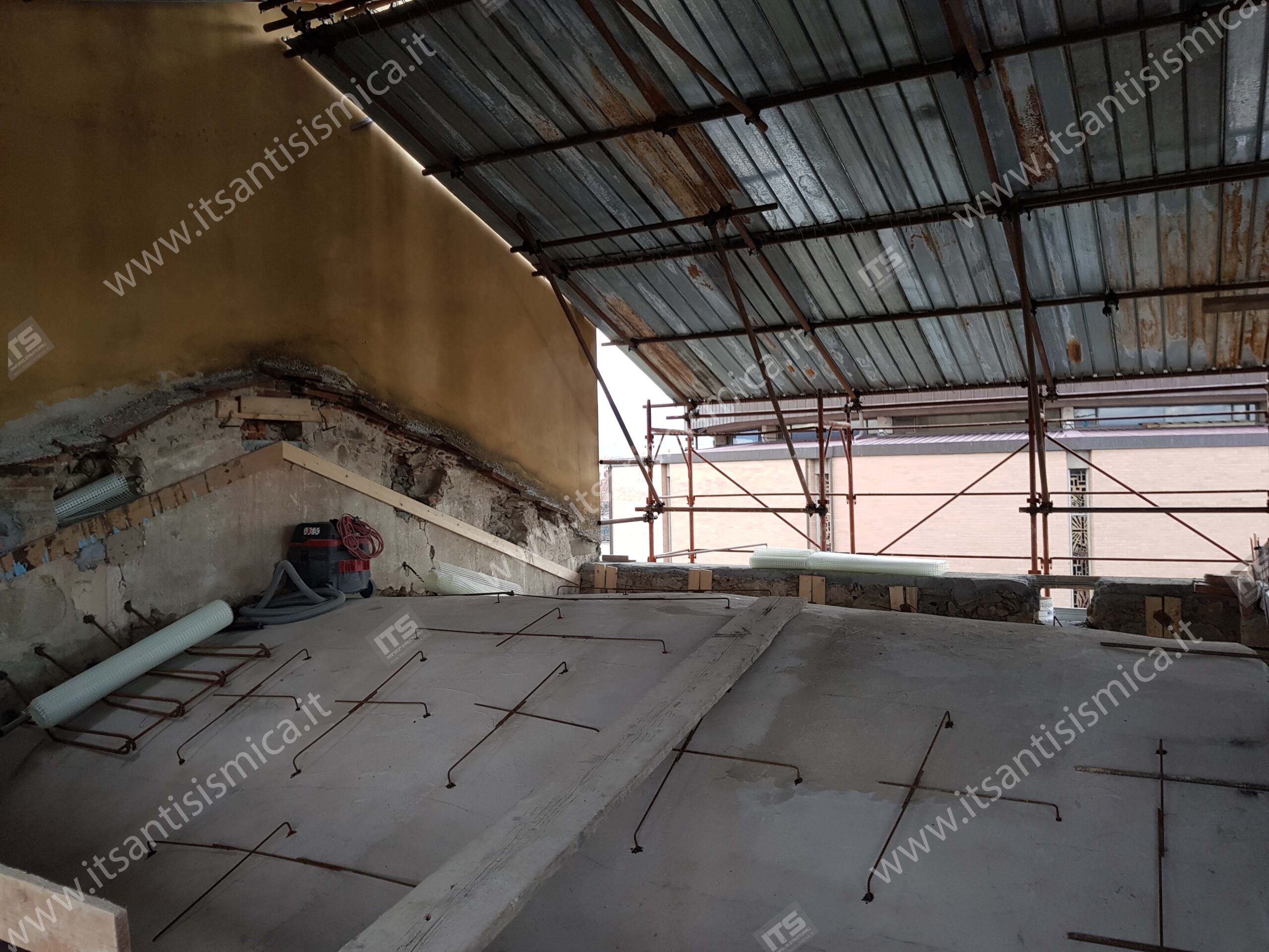 Consolidamento delle volte della chiesa e dell'oratorio di Agliana (PT) — fotografia di cantiere 14